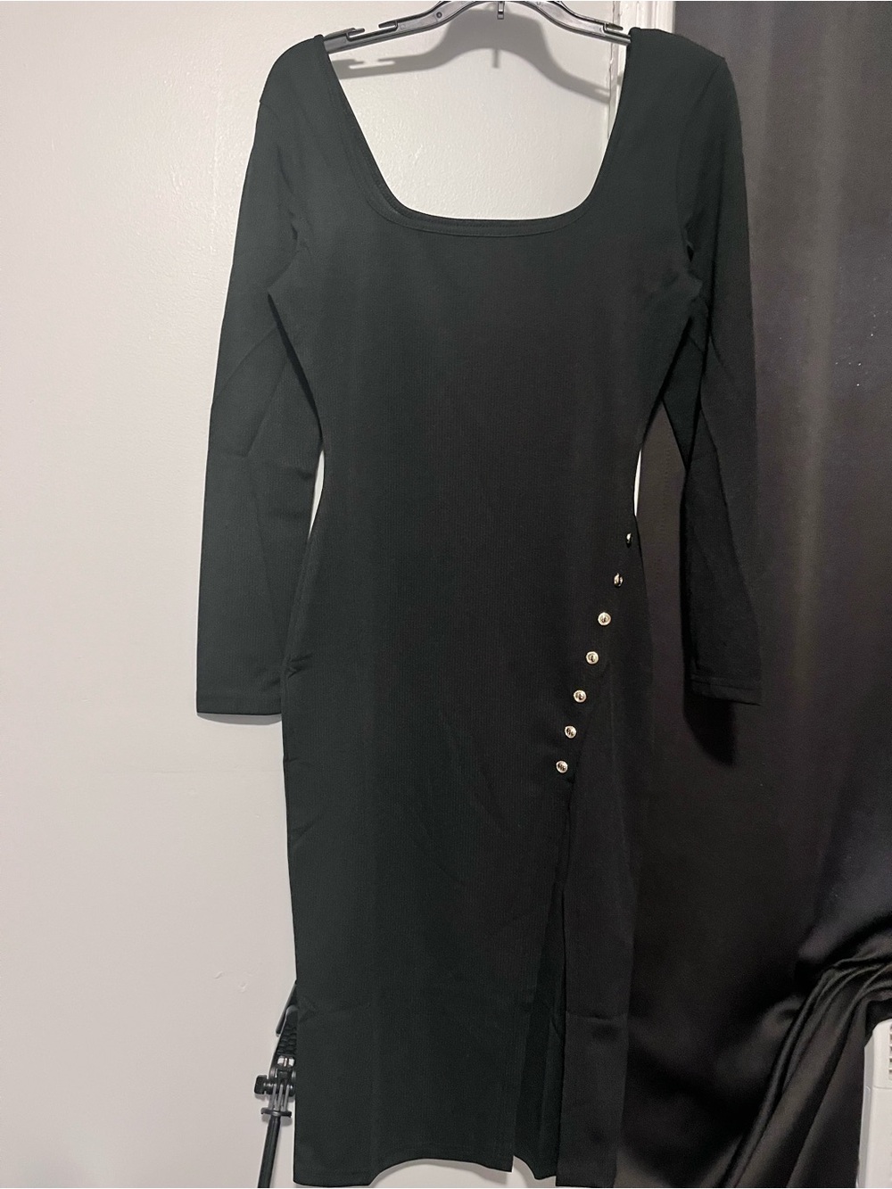 Classic Black Long-Sleeve Midi Dress with Side Button Accent